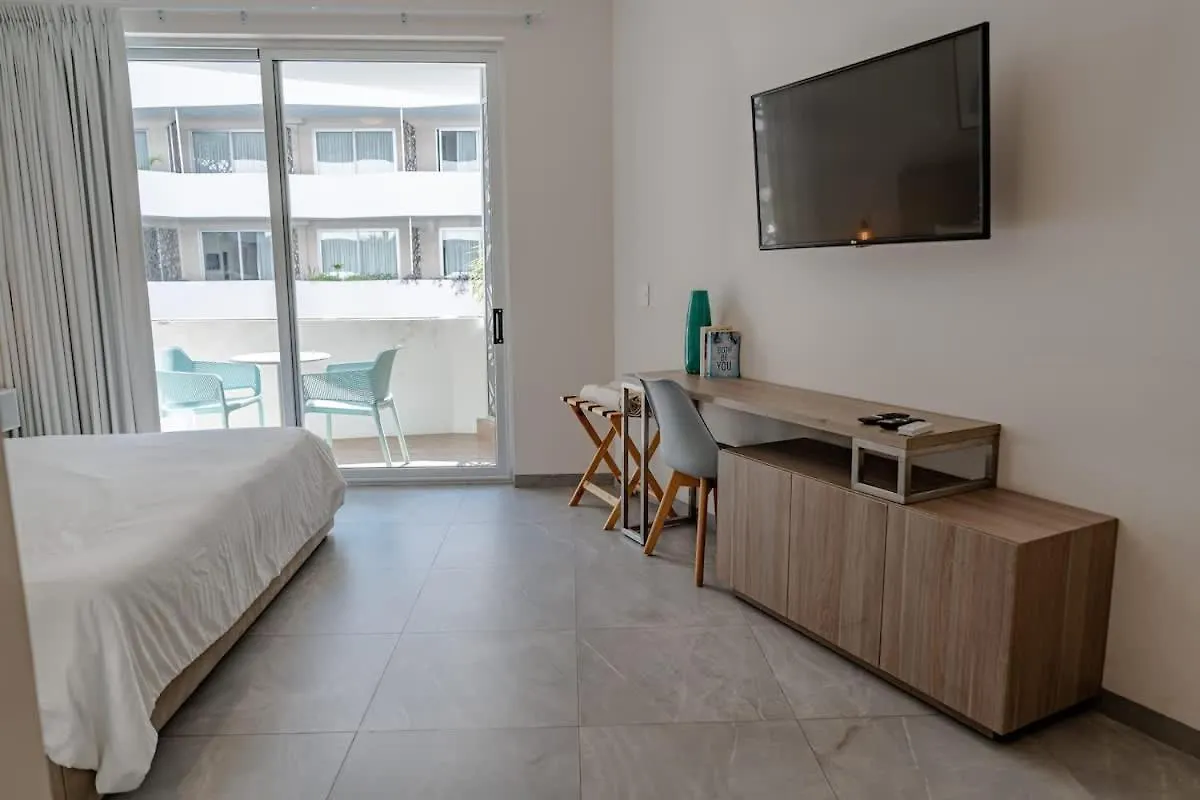 Large Studio With Working Space 100M From 5Th Ave Playa del Carmen Mexico